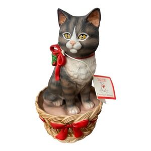 Schmid Music Box Cat Basket Poinsettia Christmas Ribbon 1983 Gordon Fraser